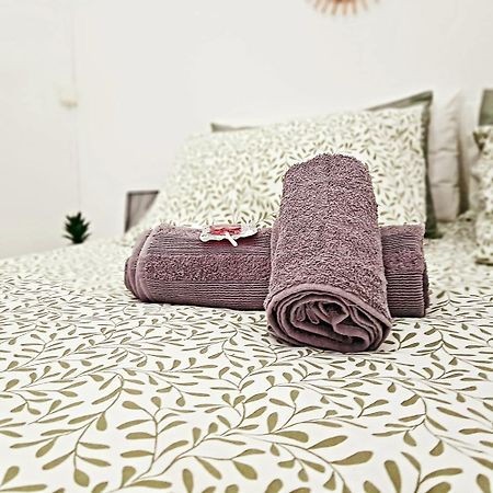 Appartment Totally Upgraded At Benal Beach Benalmadena Bagian luar foto