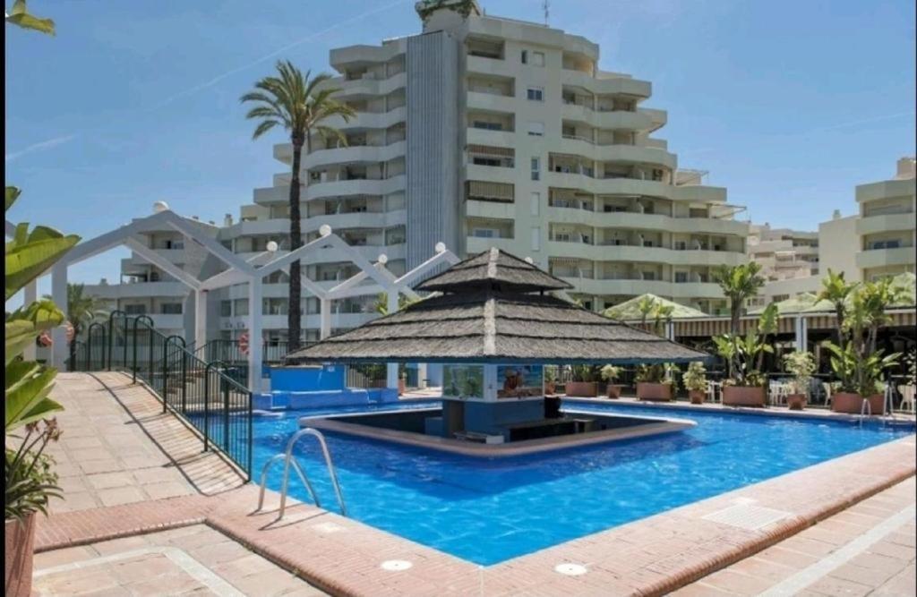 Appartment Totally Upgraded At Benal Beach Benalmadena Bagian luar foto
