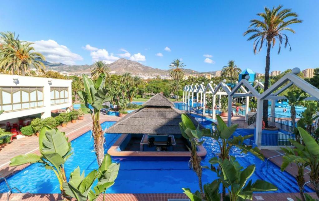 Appartment Totally Upgraded At Benal Beach Benalmadena Bagian luar foto