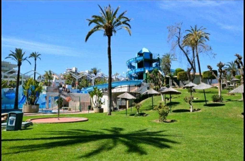 Appartment Totally Upgraded At Benal Beach Benalmadena Bagian luar foto