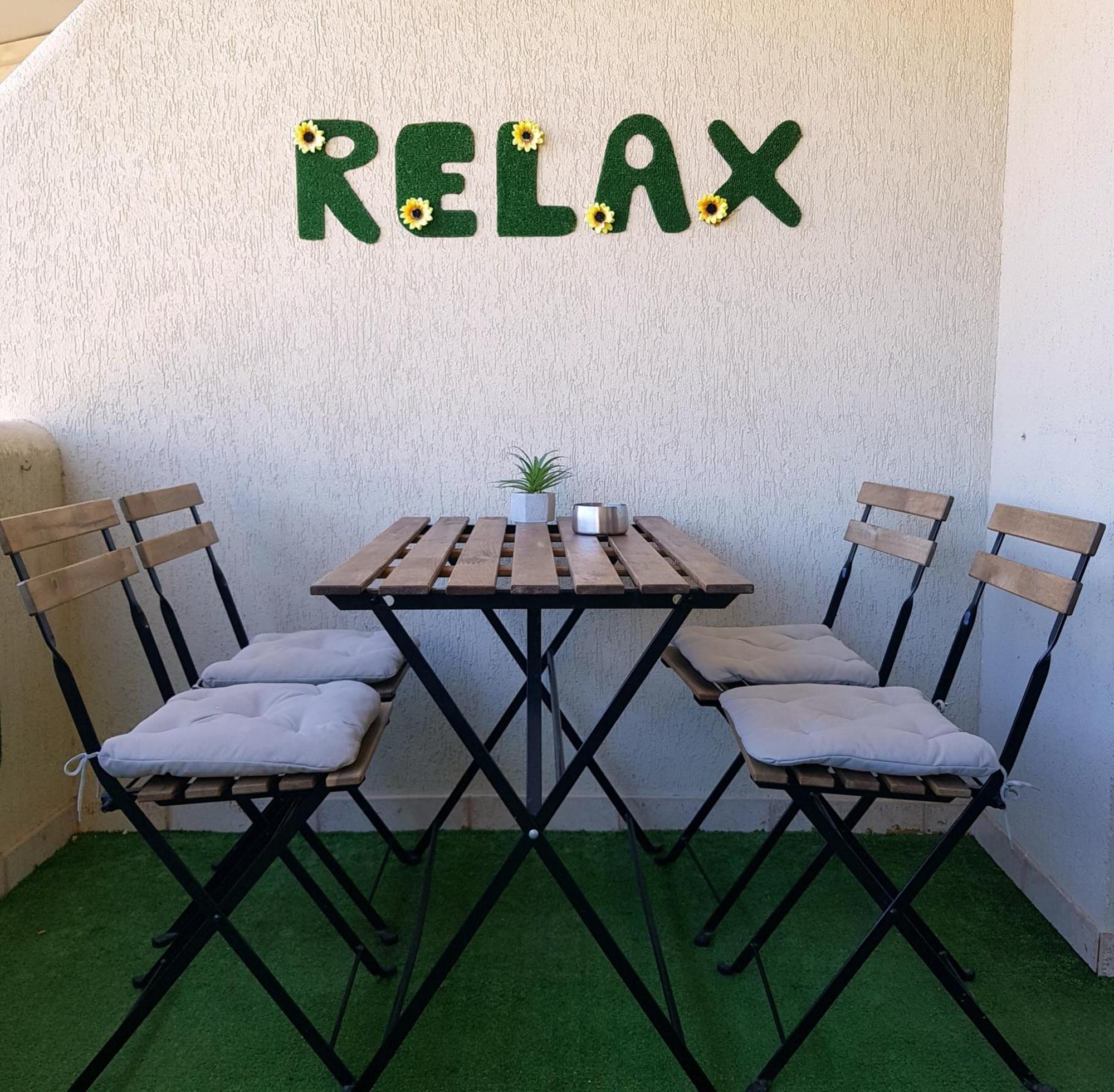 Appartment Totally Upgraded At Benal Beach Benalmadena Bagian luar foto