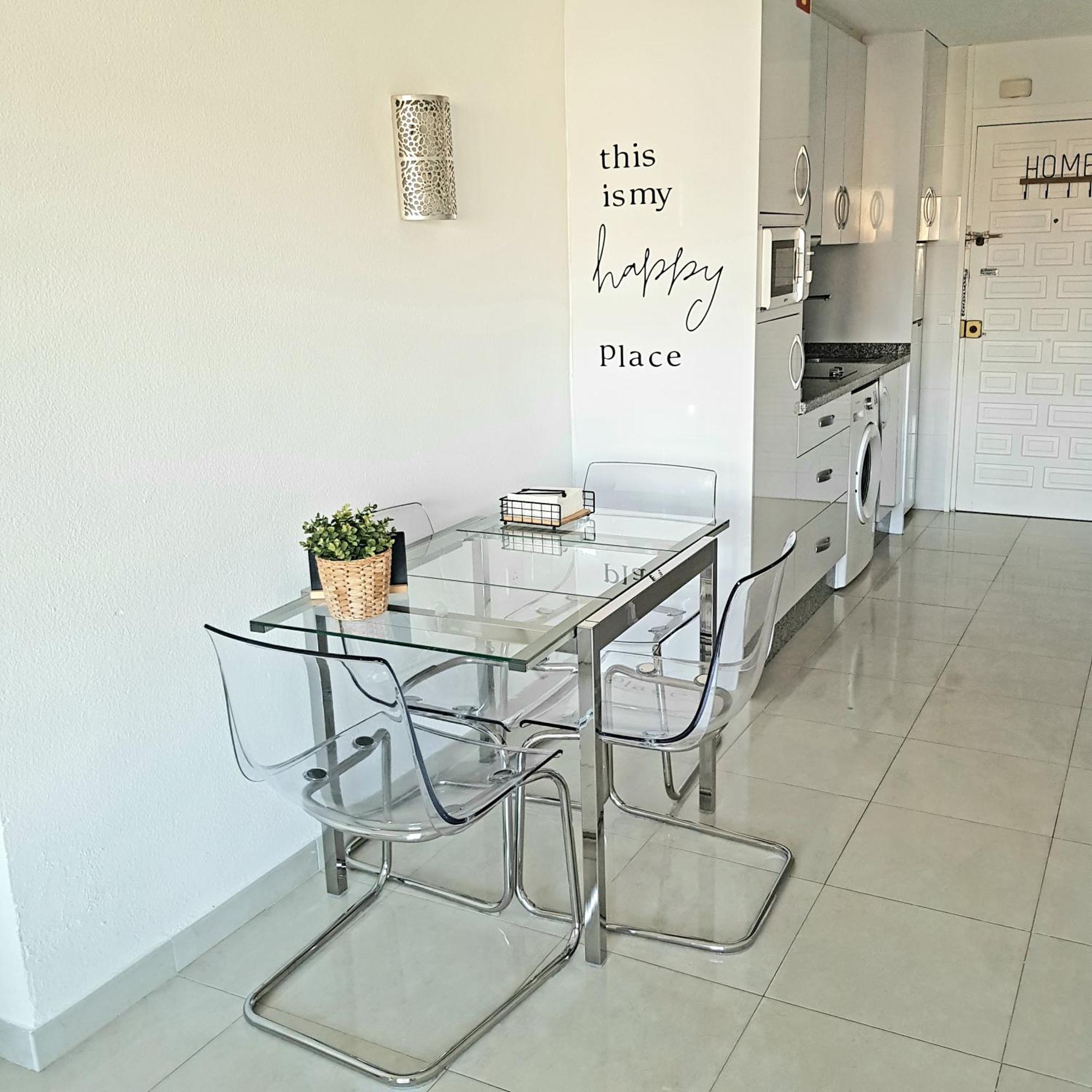 Appartment Totally Upgraded At Benal Beach Benalmadena Bagian luar foto